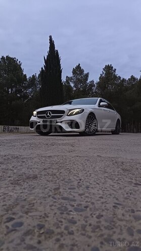 Mercedes E 300-1