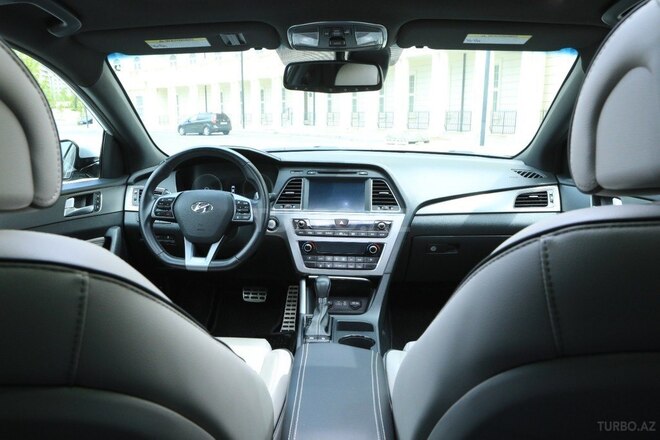 Hyundai Sonata-16