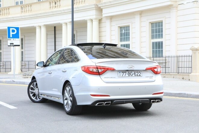 Hyundai Sonata-12