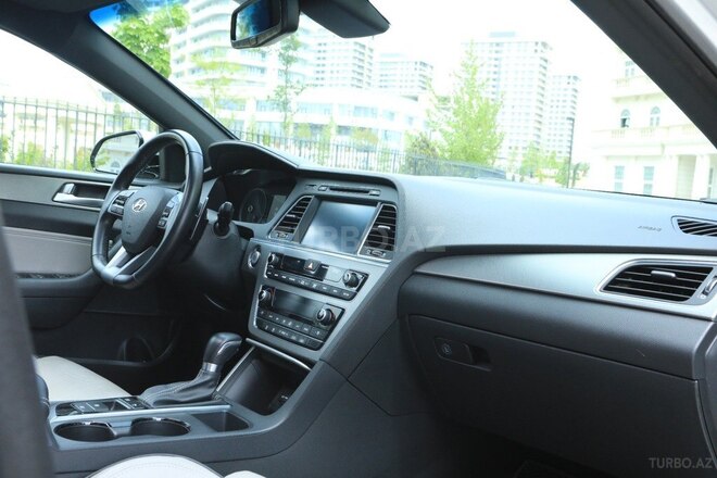 Hyundai Sonata-14