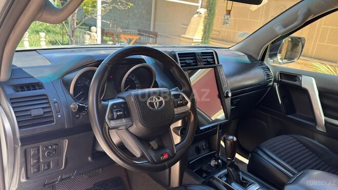 Toyota Land Cruiser Prado-7