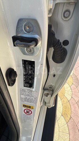 Toyota Land Cruiser Prado-11