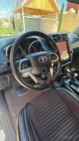 Toyota Land Cruiser Prado-9