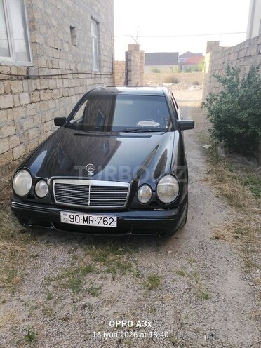 Mercedes E 300-1