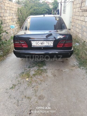 Mercedes E 300-2