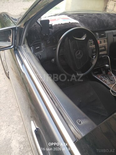 Mercedes E 300-4
