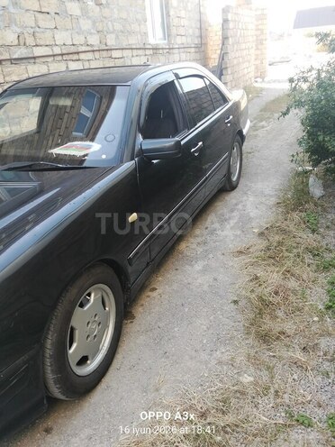 Mercedes E 300-3