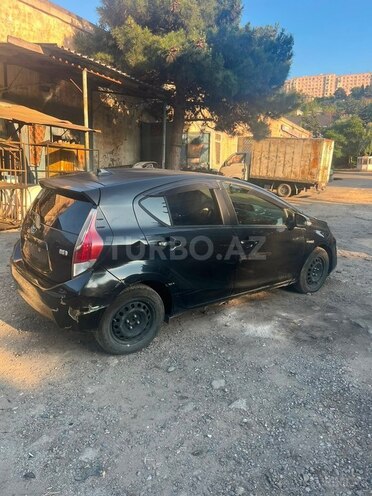 Toyota Aqua-8