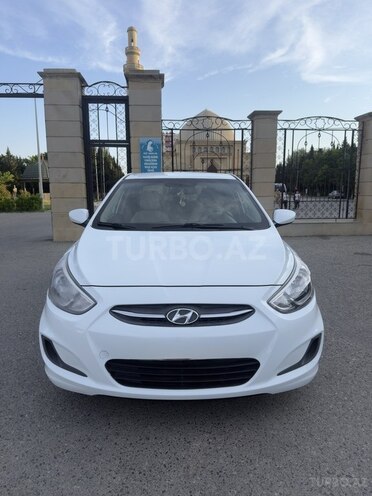 Hyundai Accent-2