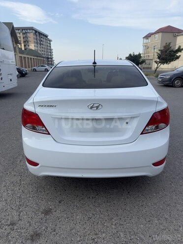 Hyundai Accent-6