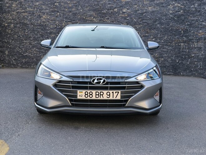 Hyundai Elantra-1