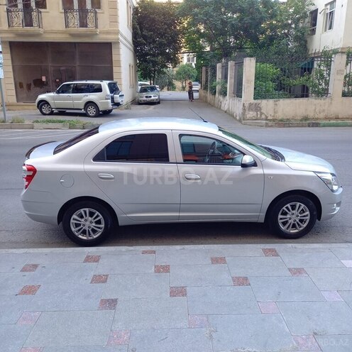 Chevrolet Cobalt-12