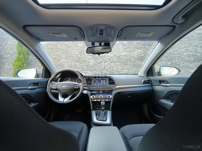Hyundai Elantra-8