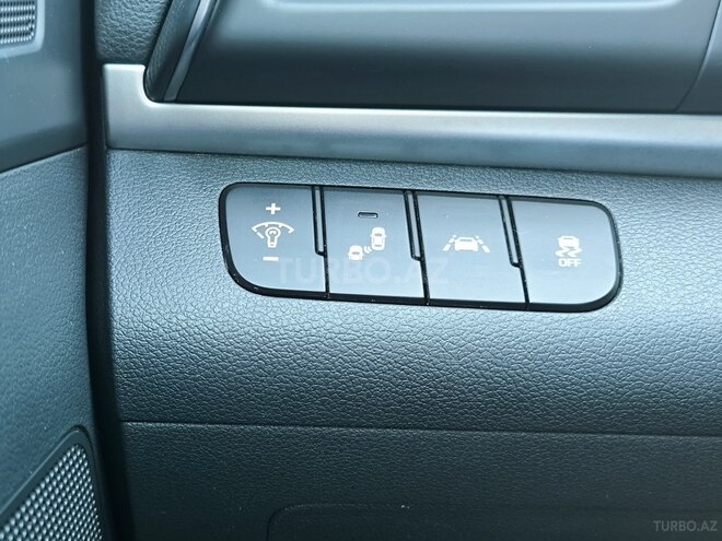 Hyundai Elantra-13