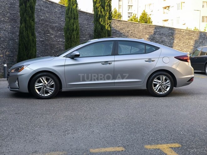 Hyundai Elantra-5