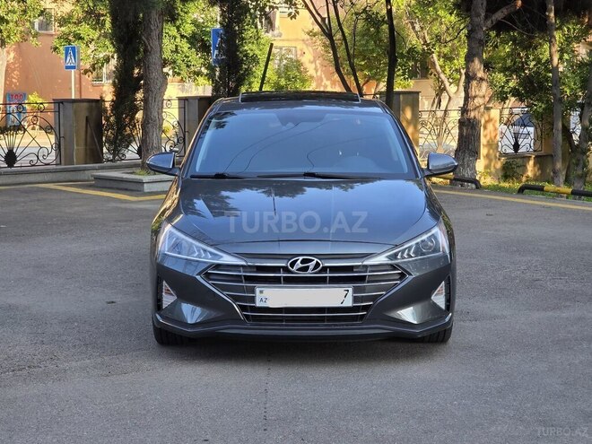 Hyundai Elantra-2