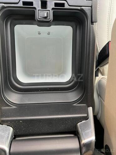 Land Rover Discovery-16