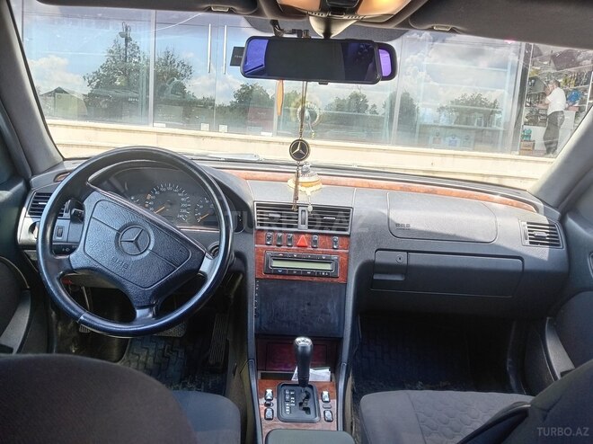Mercedes C 240-6