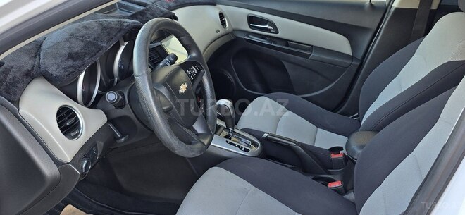 Chevrolet Cruze-11