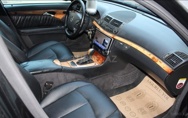 Mercedes E 320-4