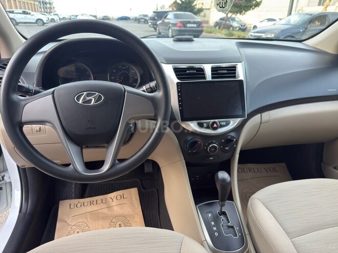 Hyundai Accent-7