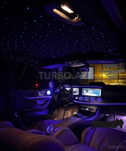 Mercedes E 300-9