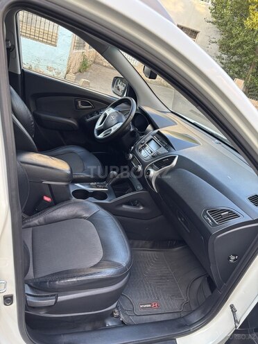 Hyundai ix35-13