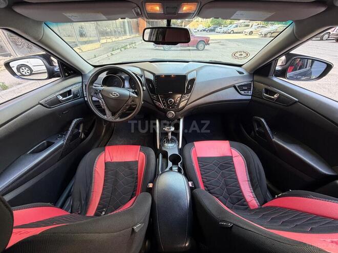 Hyundai Veloster-13