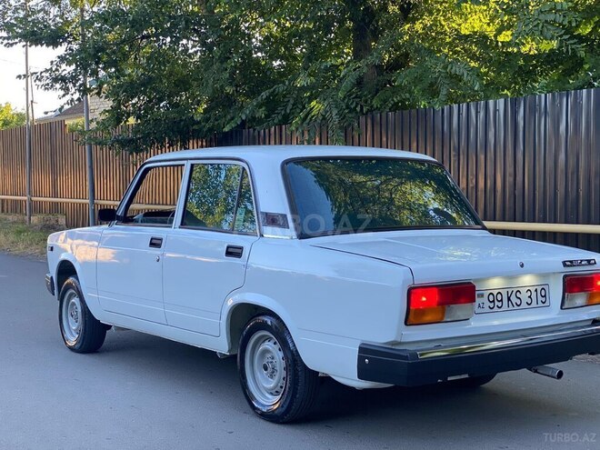 LADA (VAZ) 2107-2