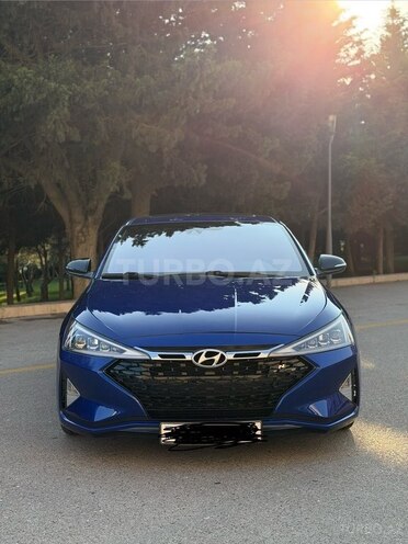 Hyundai Elantra-1