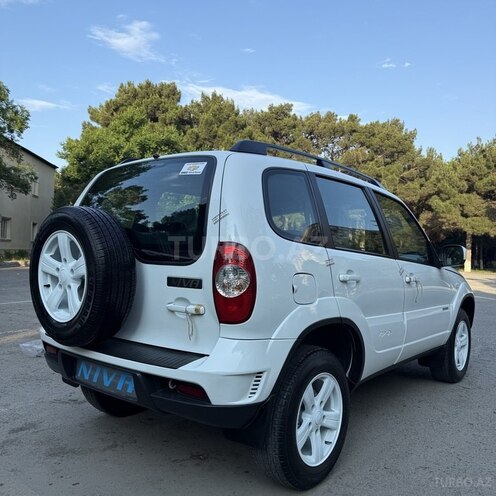 Chevrolet Niva-5