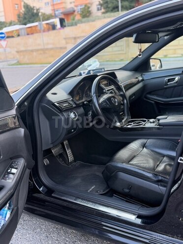 Mercedes E 250-10