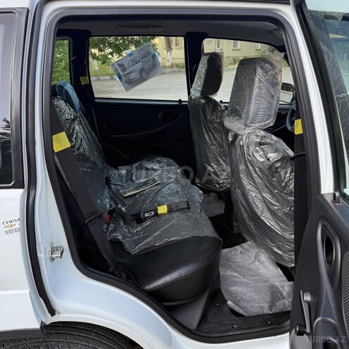 Chevrolet Niva-13