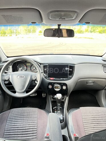 Kia Rio-10