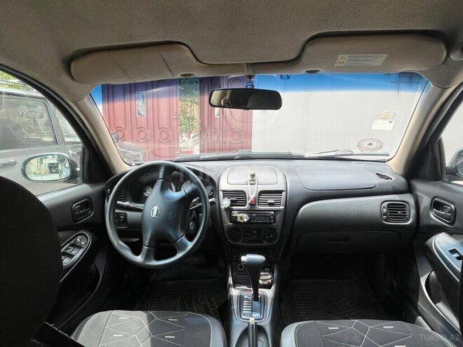 Nissan Sunny-7