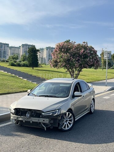 Mitsubishi Lancer-11