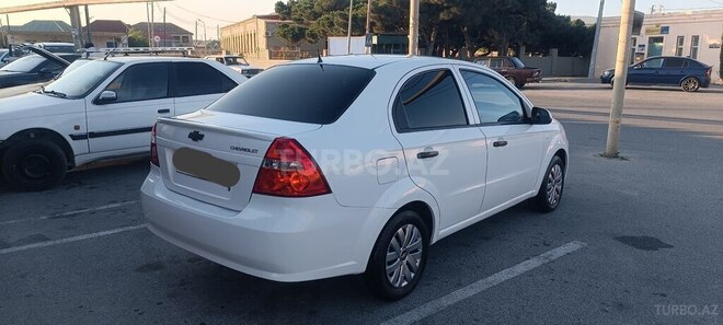 Chevrolet Aveo-5