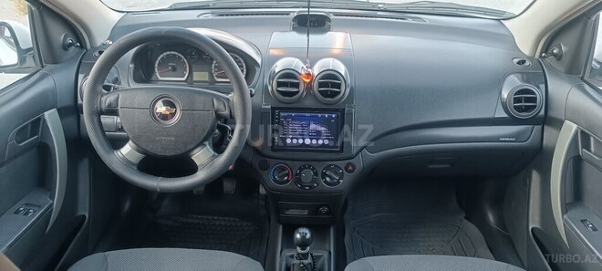 Chevrolet Aveo-12