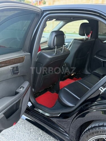 Mercedes E 250-10