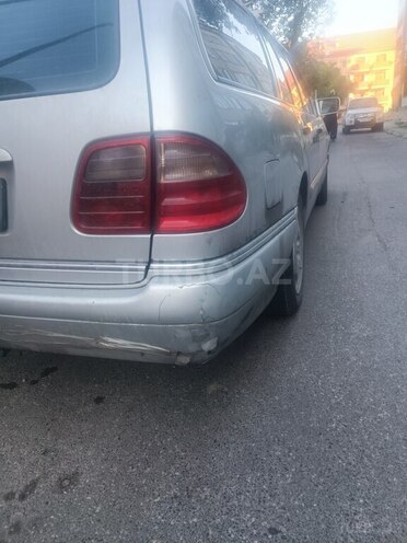 Mercedes E 220-4