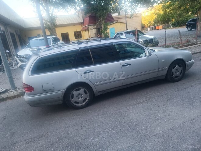 Mercedes E 220-5