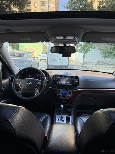 Hyundai Santa Fe-13