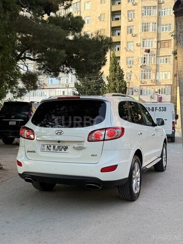 Hyundai Santa Fe-10