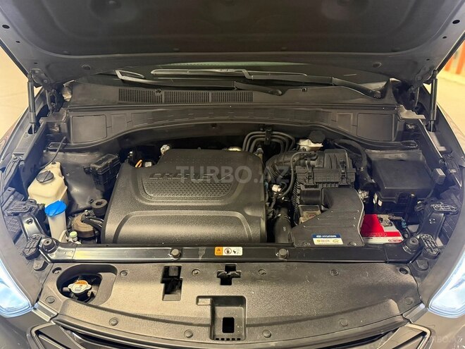 Hyundai Santa Fe-12