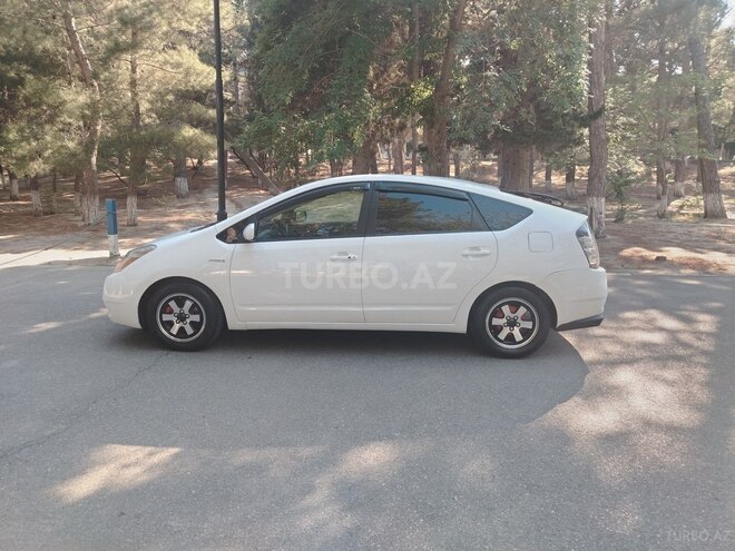 Toyota Prius-7