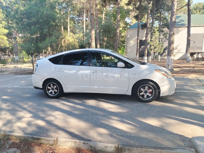 Toyota Prius-16