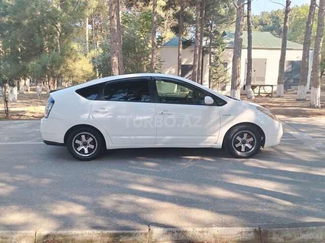 Toyota Prius-4