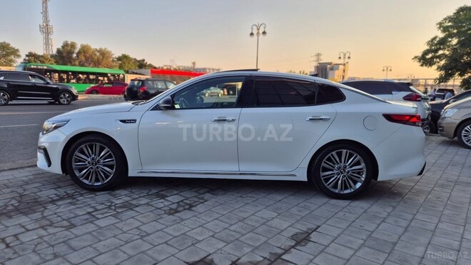 Kia Optima-4