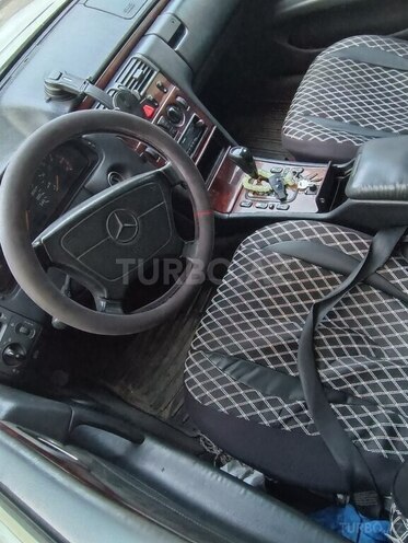 Mercedes E 220-6