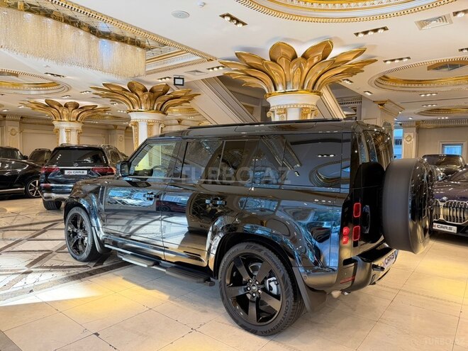 Land Rover Defender-6